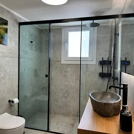 Madi Luxury