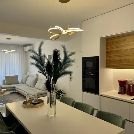 Madi Luxury מלון דירות 4*