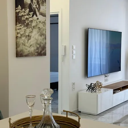 Madi Luxury Patras