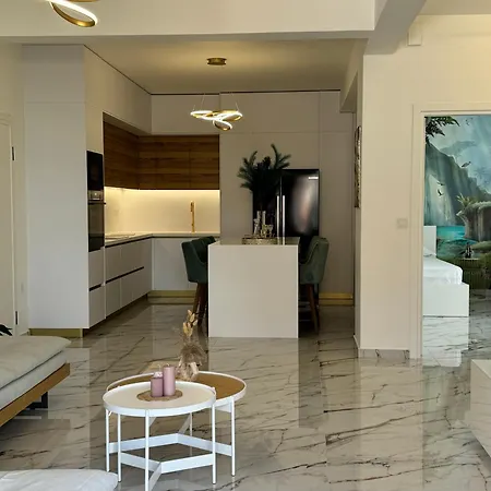 Madi Luxury פאטרה