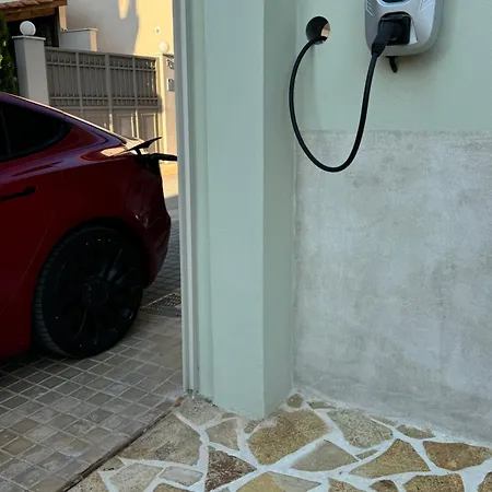 מלון דירות Madi Luxury