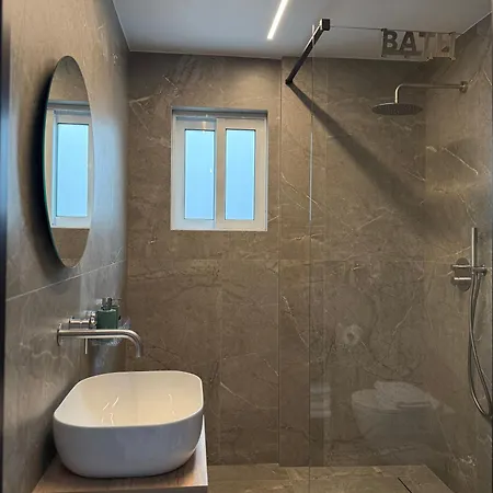 Madi Luxury 4*