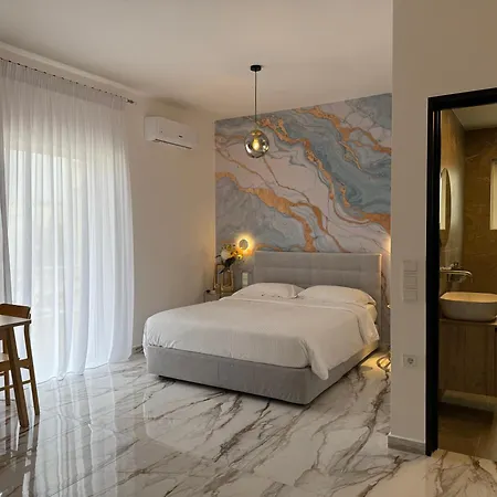 מלון דירות Madi Luxury 4*